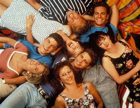  Beverly Hills, 90210: Teini- draamaa ja luksusta Beverly Hillsin kupeessa!