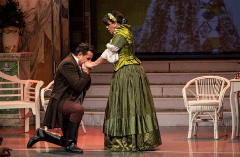 Opera la Traviata: Rakkautta, Kyyneleitä ja Verismo-oopperaa!